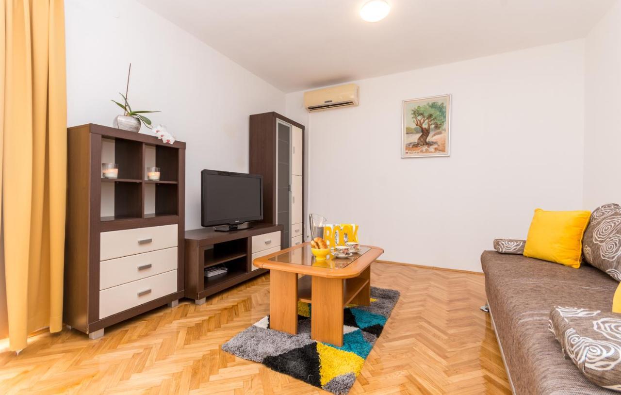 זאדאר Apartment Pavla With Pool מראה חיצוני תמונה