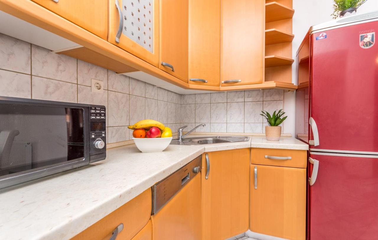 זאדאר Apartment Pavla With Pool מראה חיצוני תמונה
